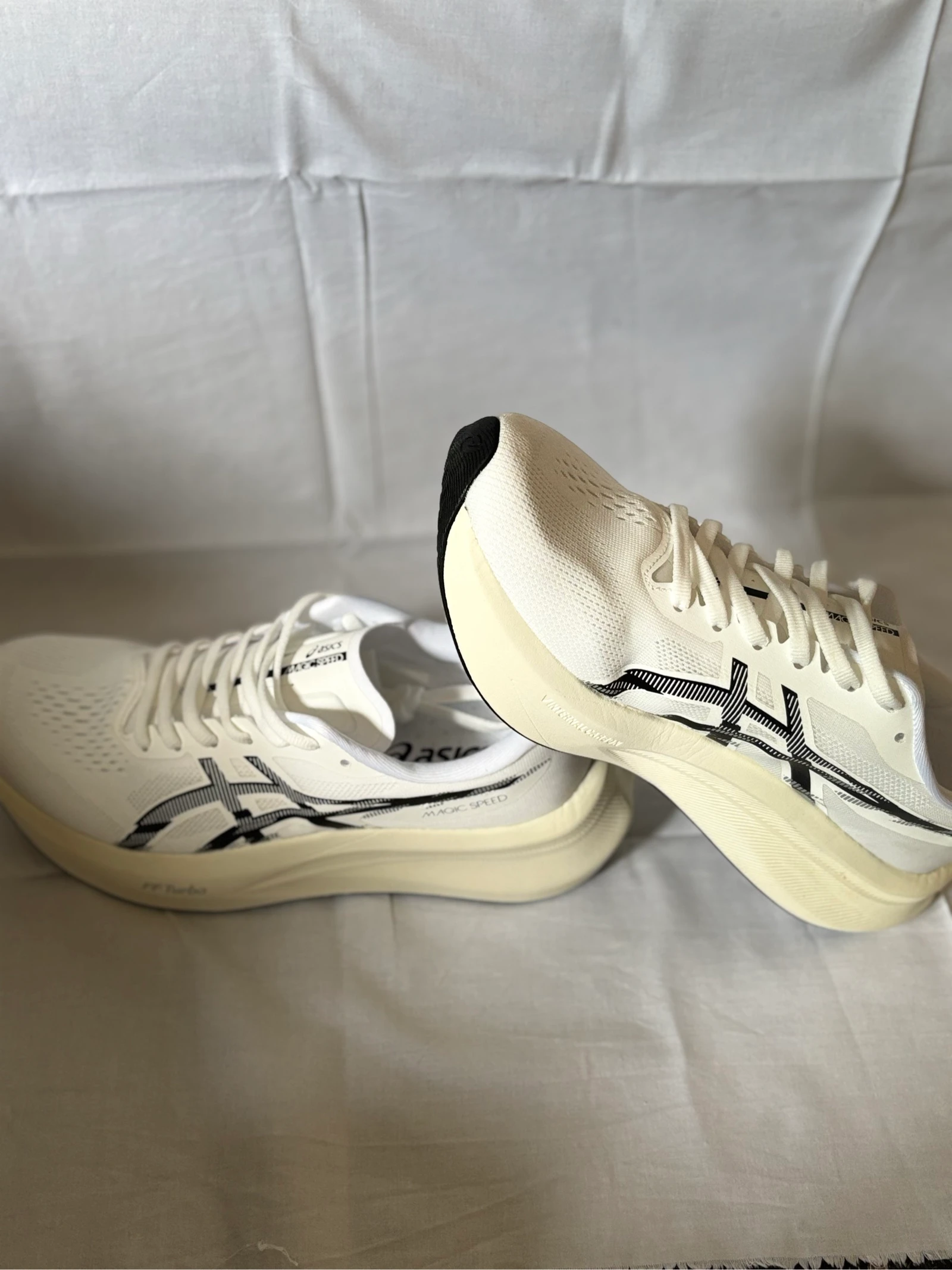 Asics Magic Speed 4 – photo 2